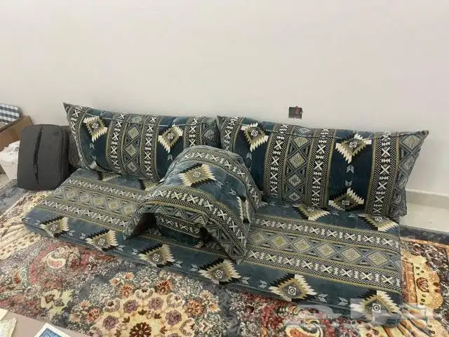 غرفة للبيع ومجلس ودولاب مطبخ 3