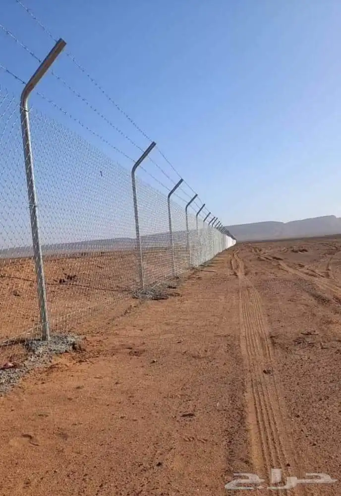 مقاولين جميع الاعمال العامه شبوك مزارع وهناقر ومظلات وسواتر 0