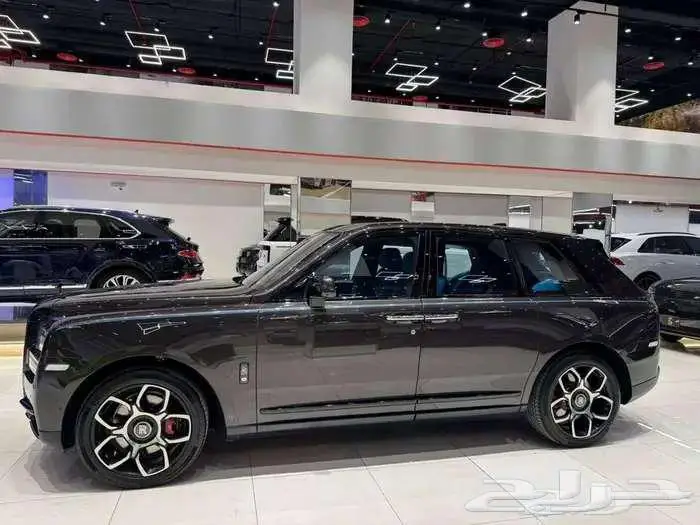 رولز رويس كولينان 2023 5