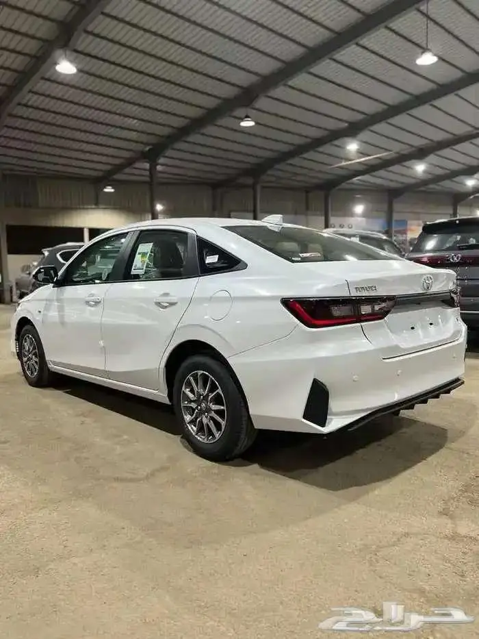 تويوتا يارس استندر Y ابيض موديل 2026 6