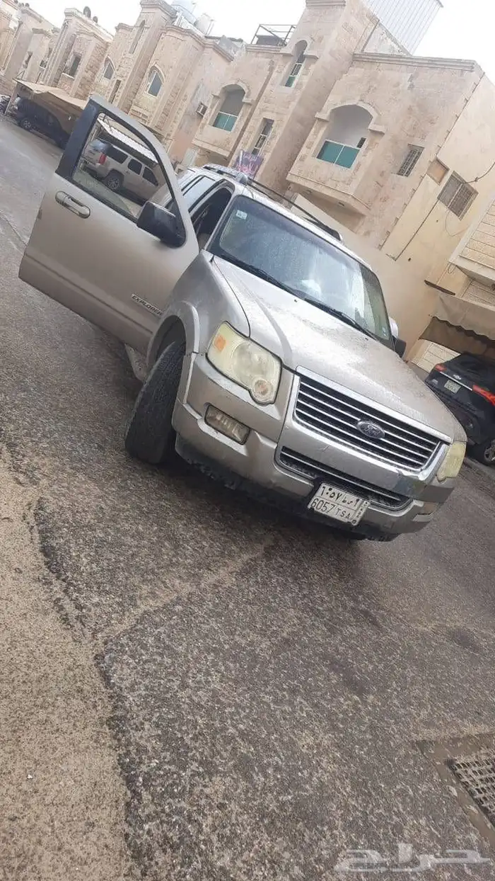 فورد اكسبلورر ممشى ثلث ميه وخمسين الف سته سلندر 0