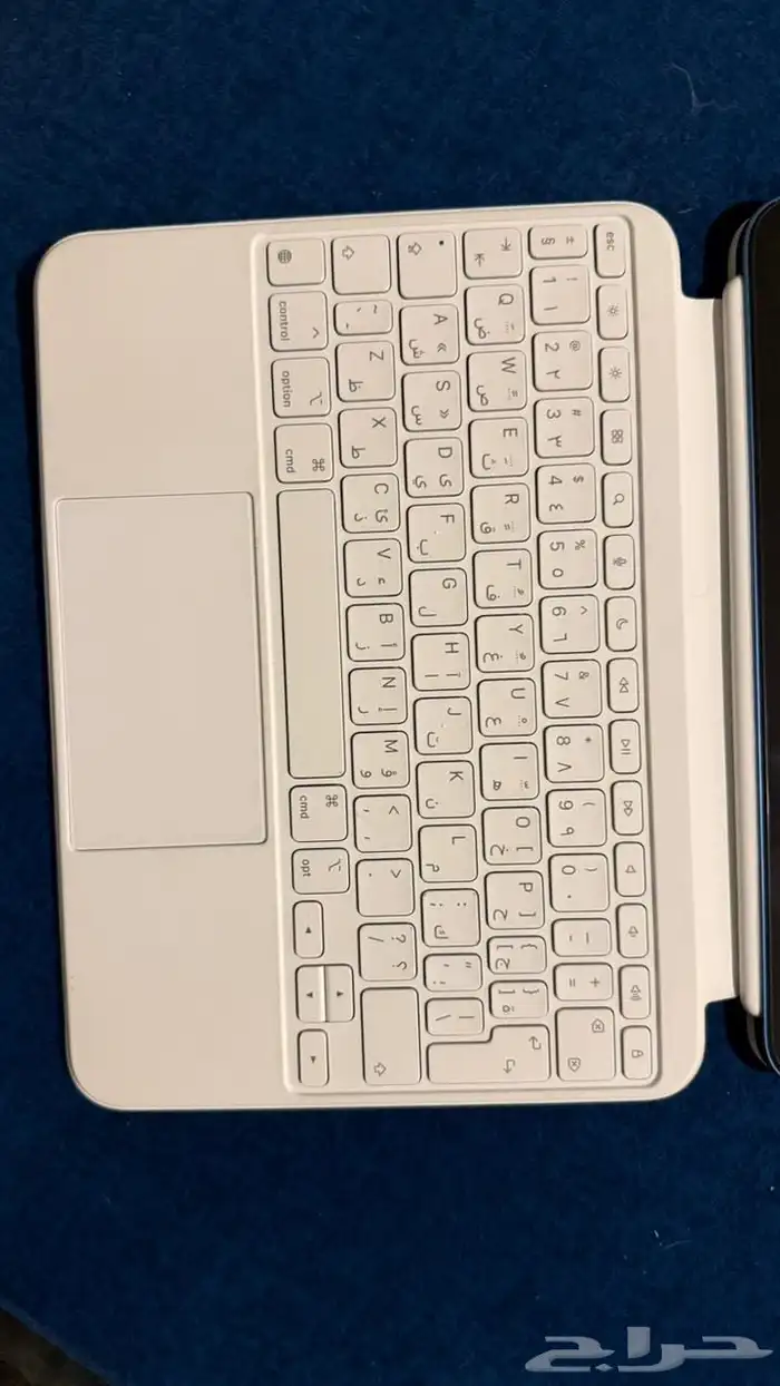 ايباد A16 128 ازرق  ماجيك كيبورد 5