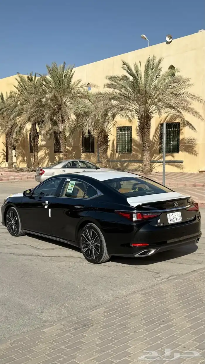 للبيع لكزس ES نظيف 8
