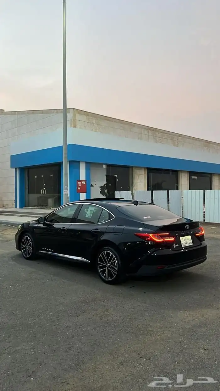 كامري 2025 قراندي لون اسود 1