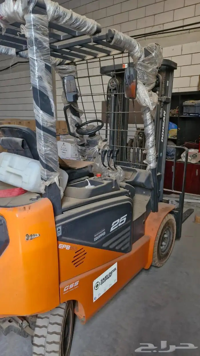 فوركلفت للبيع جدة 8