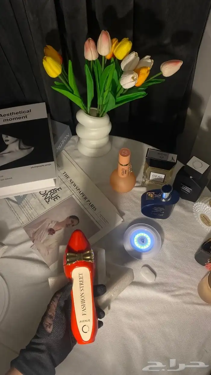 مصورة منتجات ومونتاج فيديوهات ومصممة جرافيك للتواصل خاص 0