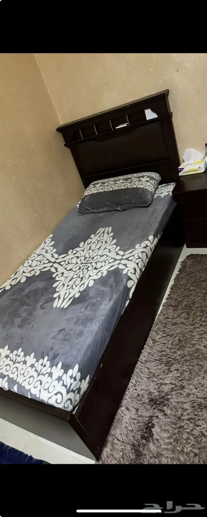 سرير خشب فرد بني بحاله ممتازه مع مرتبه 0