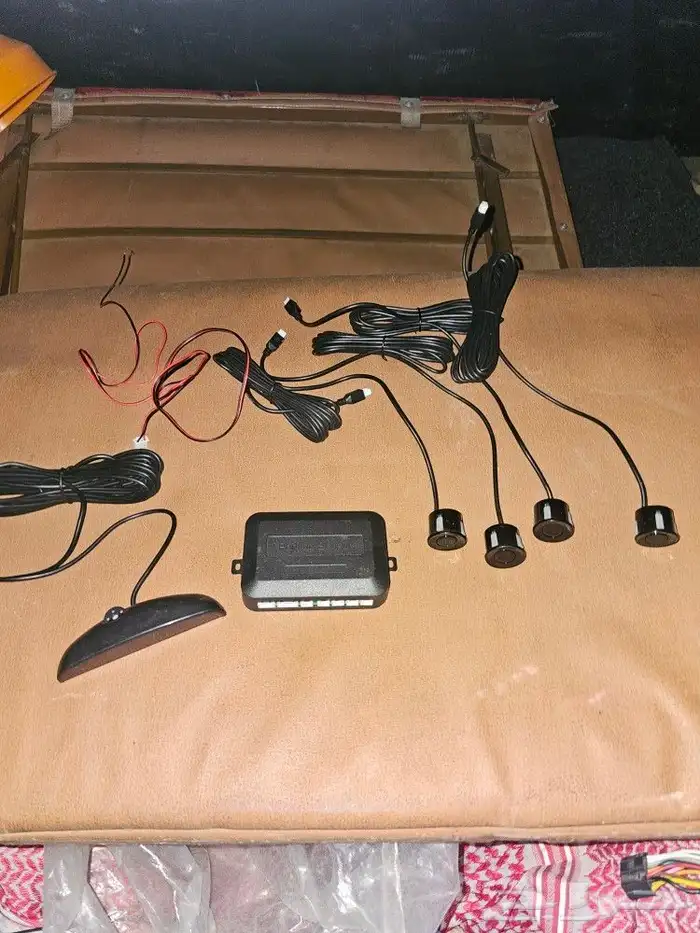 شاشة و حساسات خلفيه اسود و كاميرا خلفيه 3