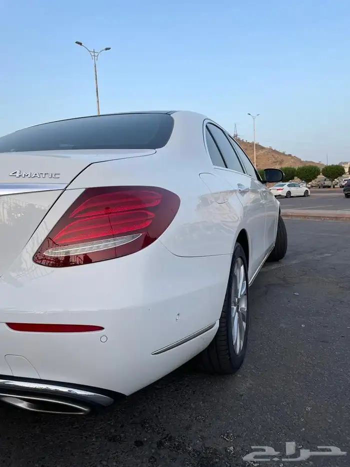 مرسيدس E300 2019 3