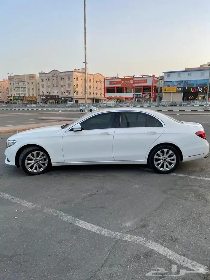 مرسيدس E300 2019 4
