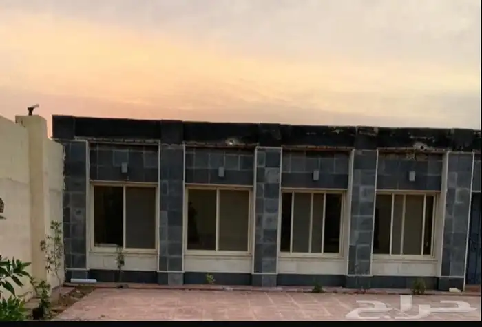 استراحه للبيع او الايجار بمخطط الوليد 1