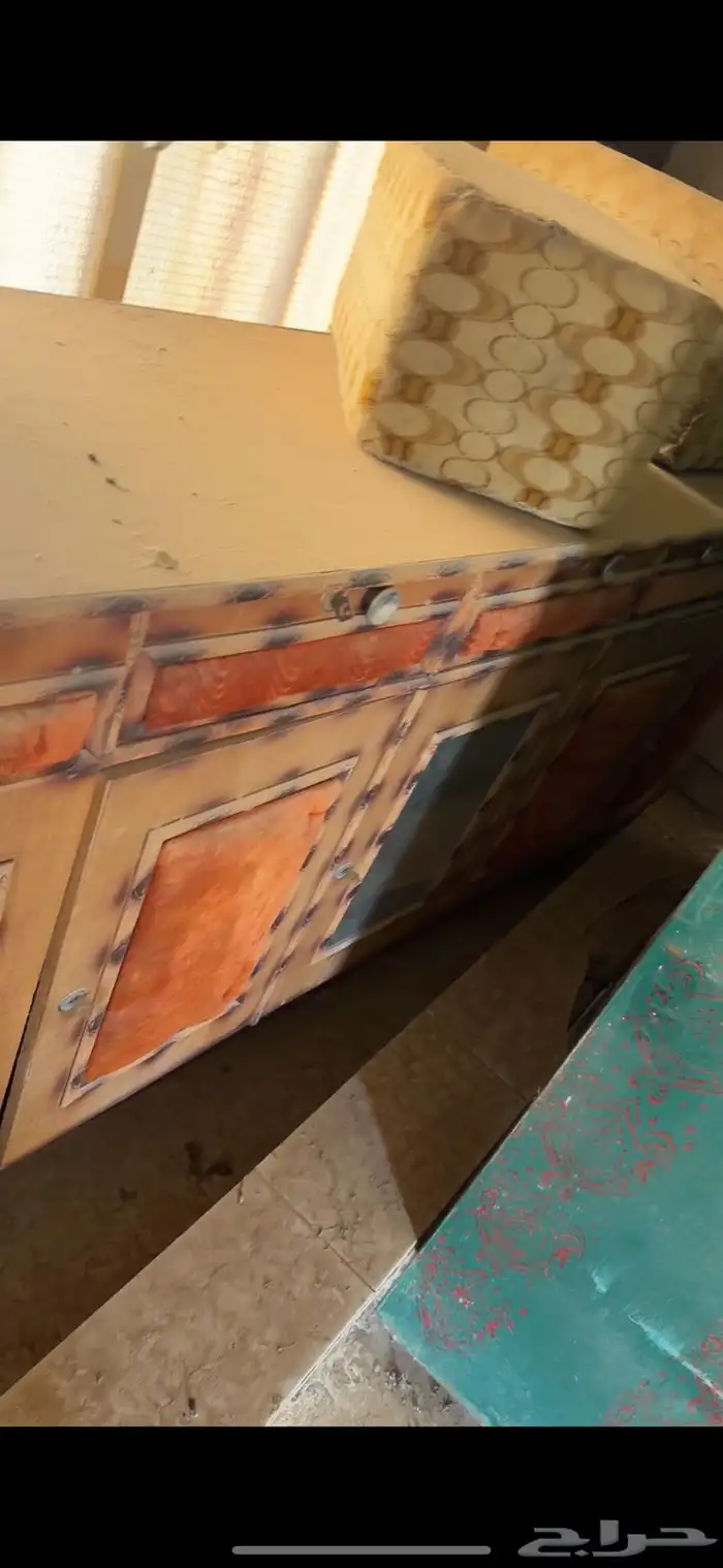 نومليه تراث و طاوله خشب للمطارح قديمه 2