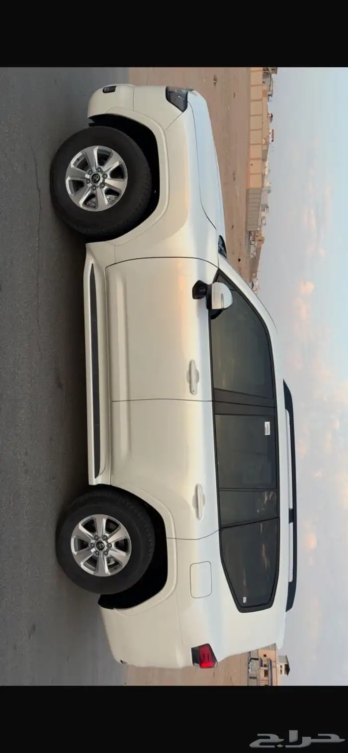جيب لاندكروزر وكاله 3