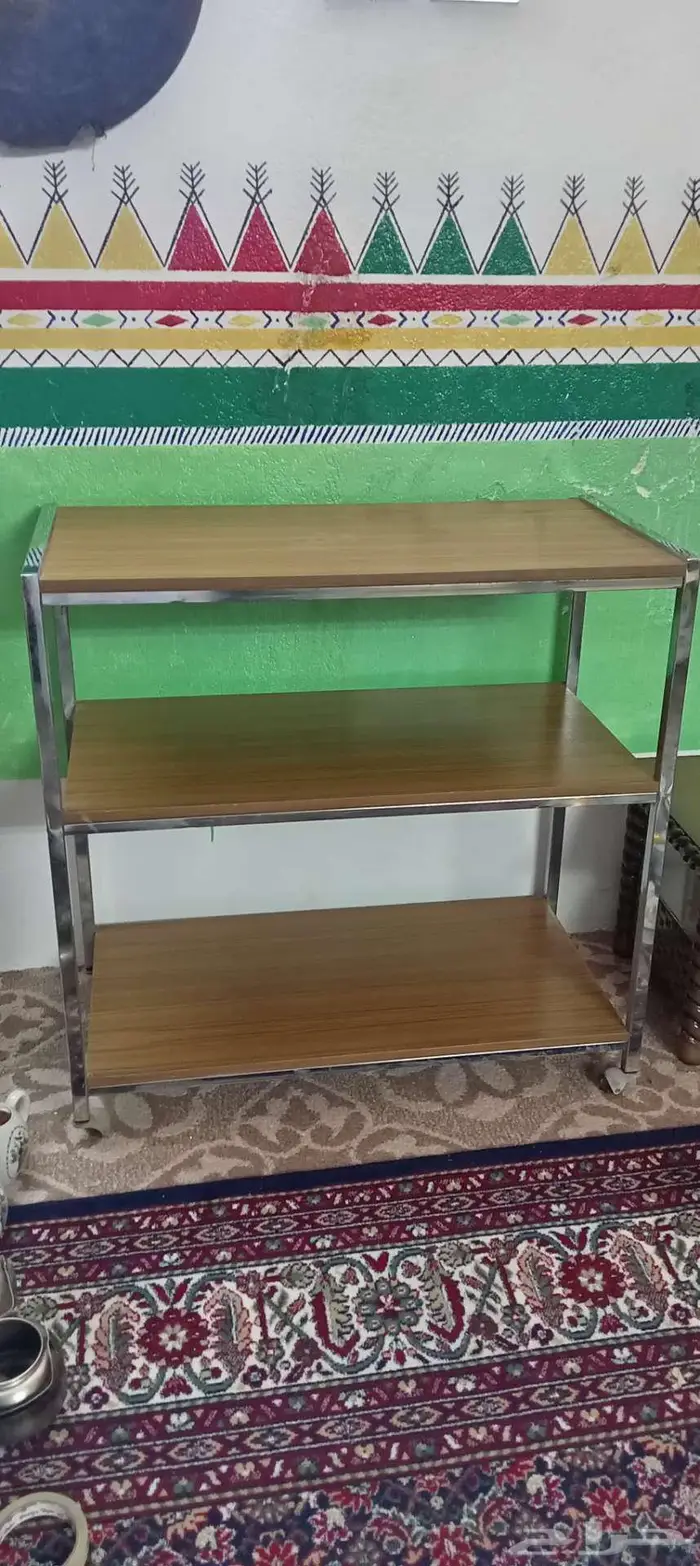 طاولة تلفزيون قديمة للبيع 0