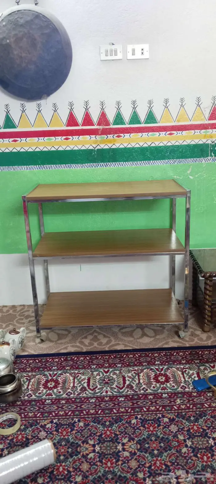 طاولة تلفزيون قديمة للبيع 2