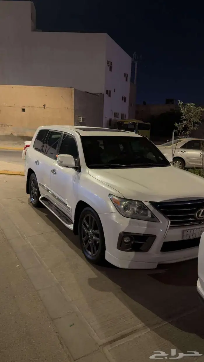 لكزس LX 570 موديل 2009 4