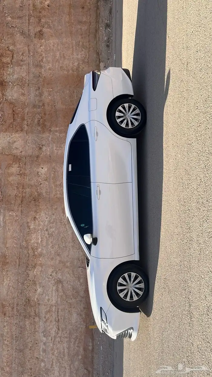 كامري 2022 ستاندر ابيض LE 2