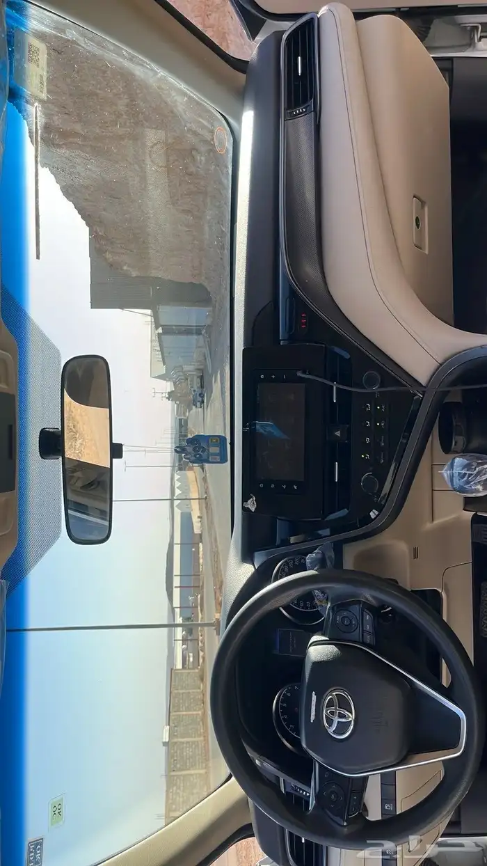 كامري 2022 ستاندر ابيض LE 9