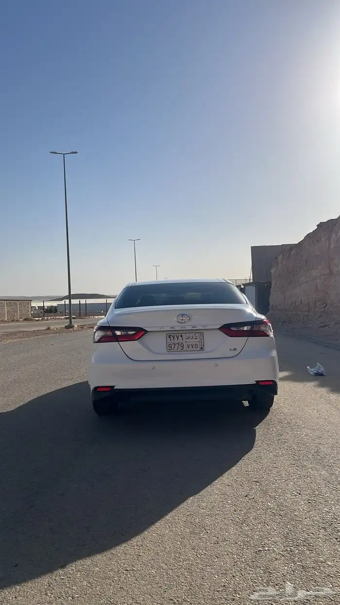 كامري 2022 ستاندر ابيض LE 5