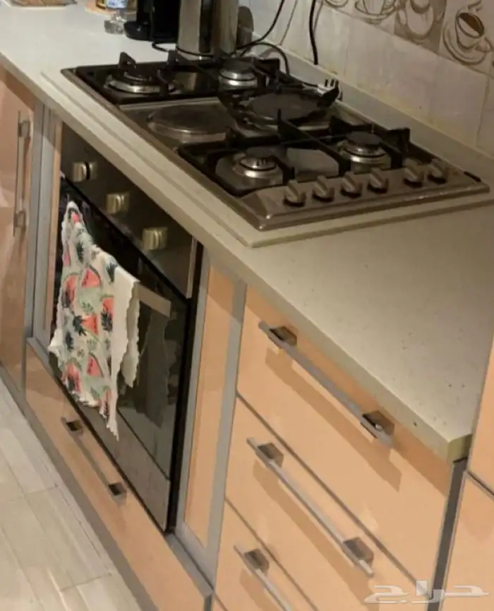 فرن و غاز 6 عيون اثنين كهربا و باقي غاز 0