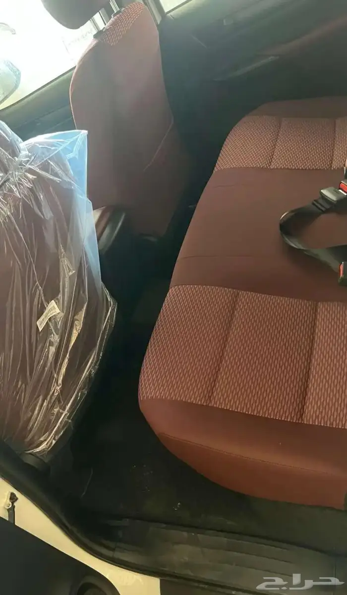 تويوتا هايلوكس غمارتين بنزين اتماتيك 2025 اصفار بريمي 8