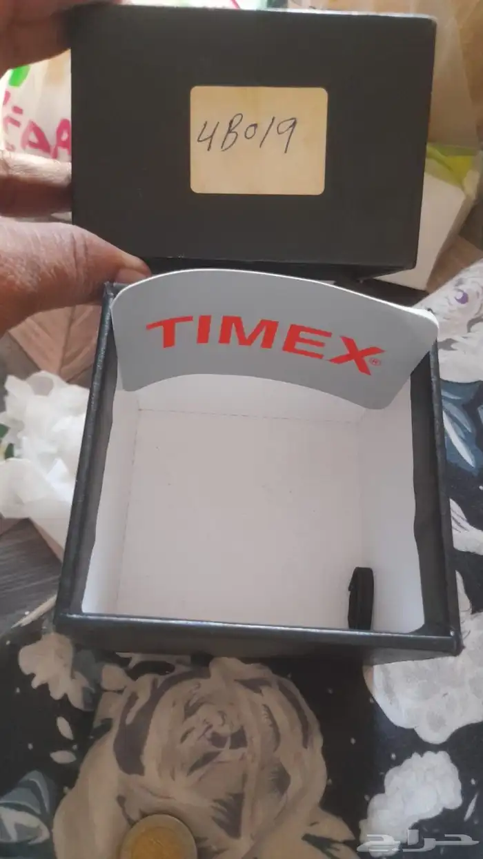 ساعة و ريال قديم للبيع 0