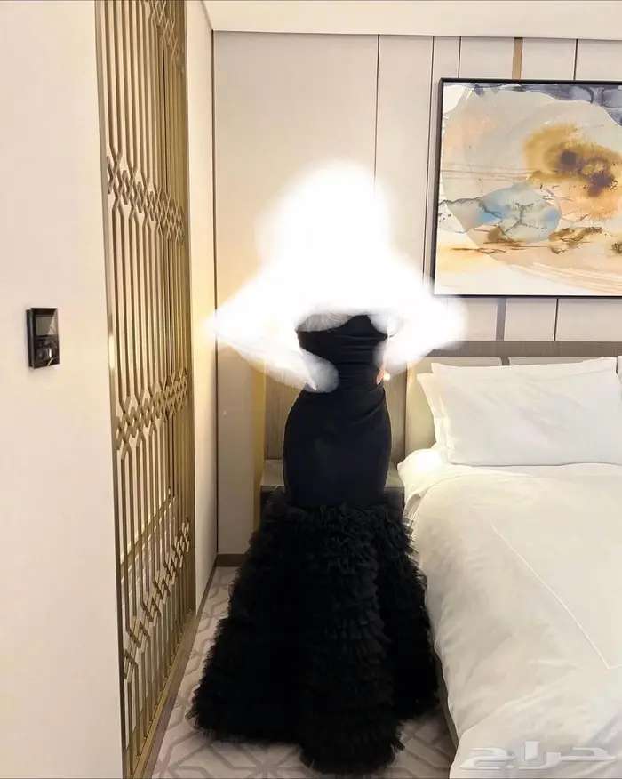 فستان أسود فخم من Dressify Kuwait 4