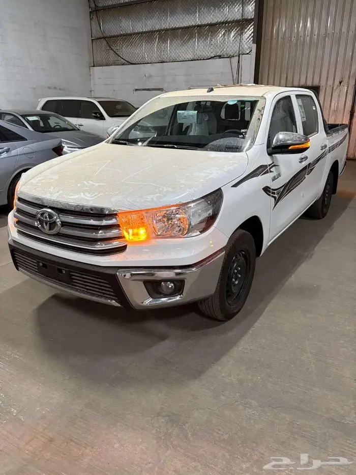 تويوتا هايلوكس بنزين غمارتين بدون دبل 2025 كاش أو تقسيط 5