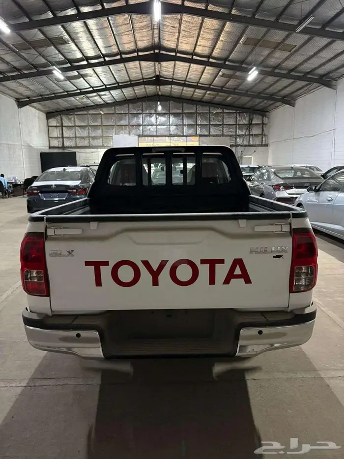 تويوتا هايلوكس بنزين غمارتين بدون دبل 2025 كاش أو تقسيط 3