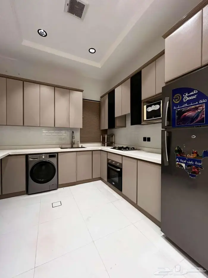 شقه 4 غرف مؤثثة في مجمع سكني 6