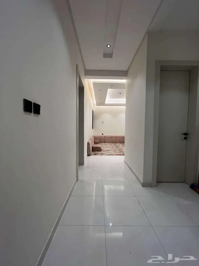 شقه 4 غرف مؤثثة في مجمع سكني 5