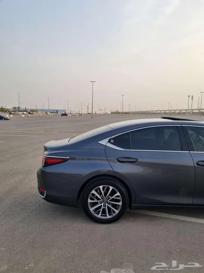 لكزس ES 250 - 2022 عبداللطيف جميل 15