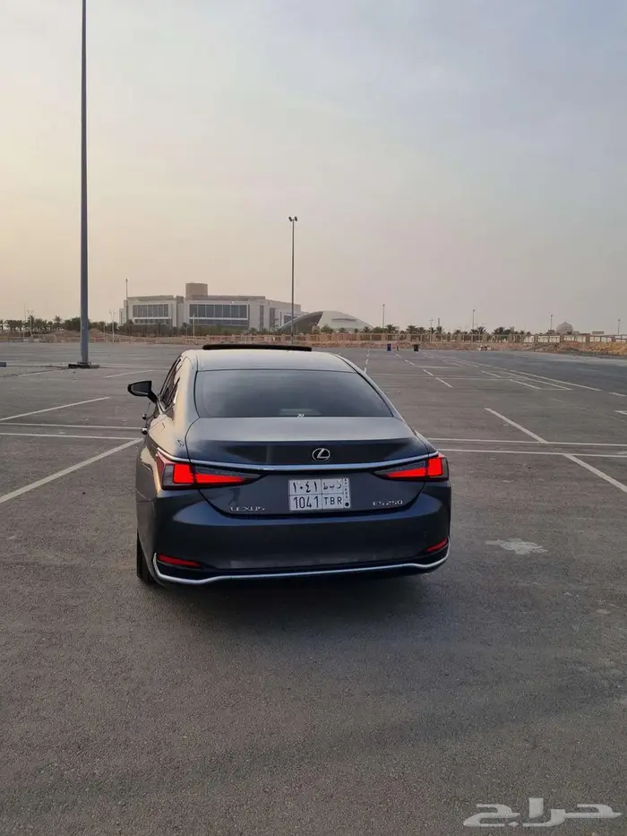 لكزس ES 250 - 2022 عبداللطيف جميل 18