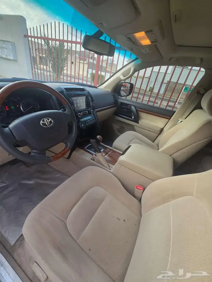 لاندكروزر موديل 2013 11