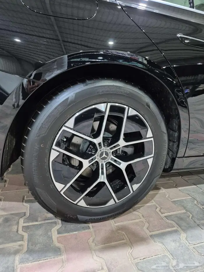مرسيدس E200 اصفار 28