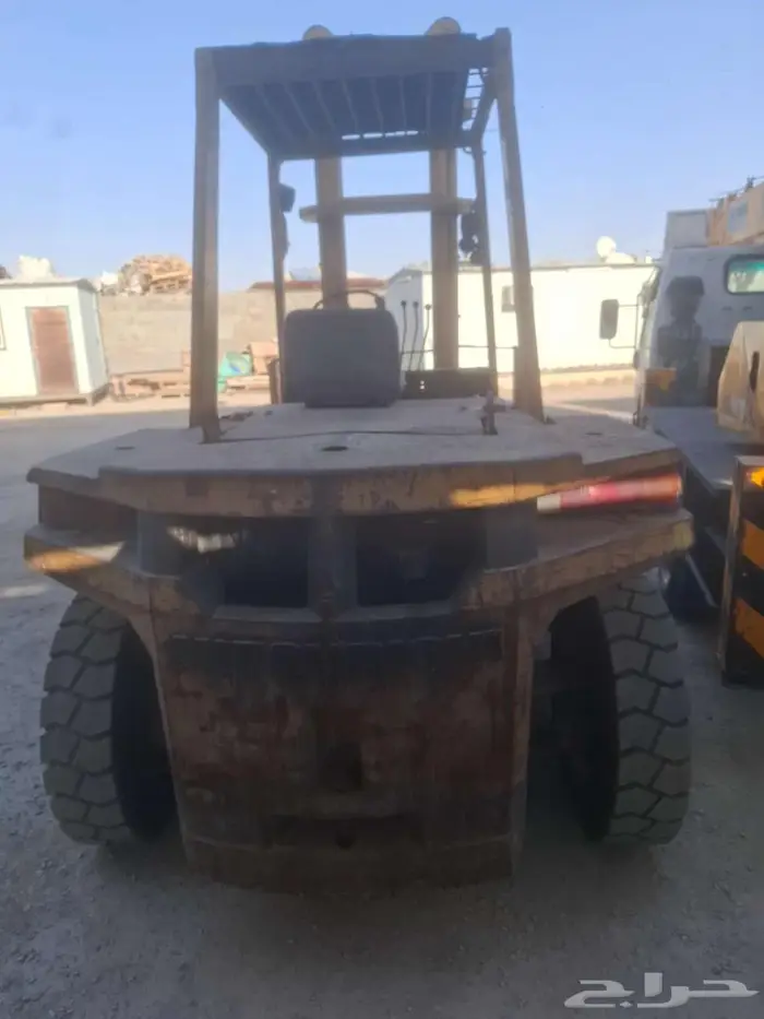 للبيع رافعة شوكية 6 طن 3