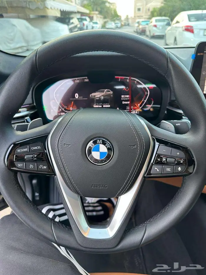 بي ام دبليو 2023 520i الناغي 1