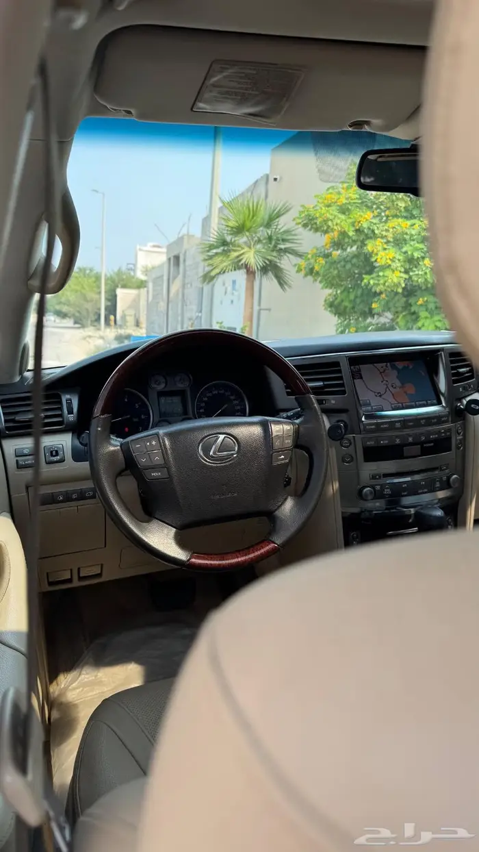 للبيع لكزس LX 570 عبداللطيف جميل 11