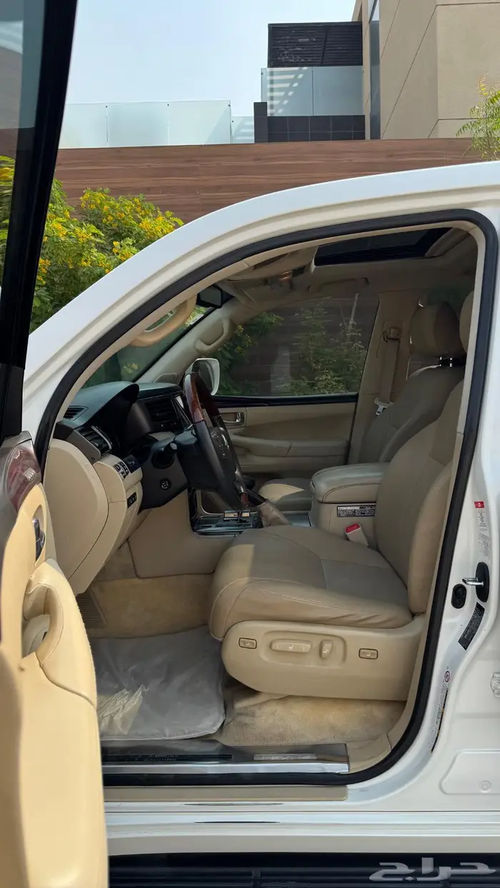 للبيع لكزس LX 570 عبداللطيف جميل 9