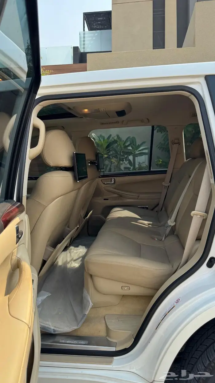 للبيع لكزس LX 570 عبداللطيف جميل 16