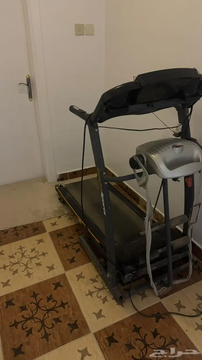 سير كهربائي شغال فقط الشاشه مكسوره البيع 250 للتواصل 055982 0