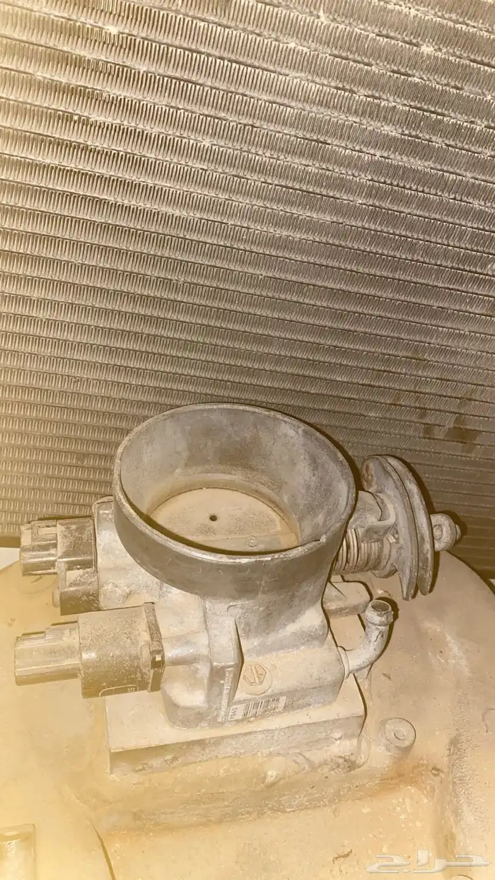 قير جيب شروكي موديل 2000 وبعض القطع اصطبات خلفية 0