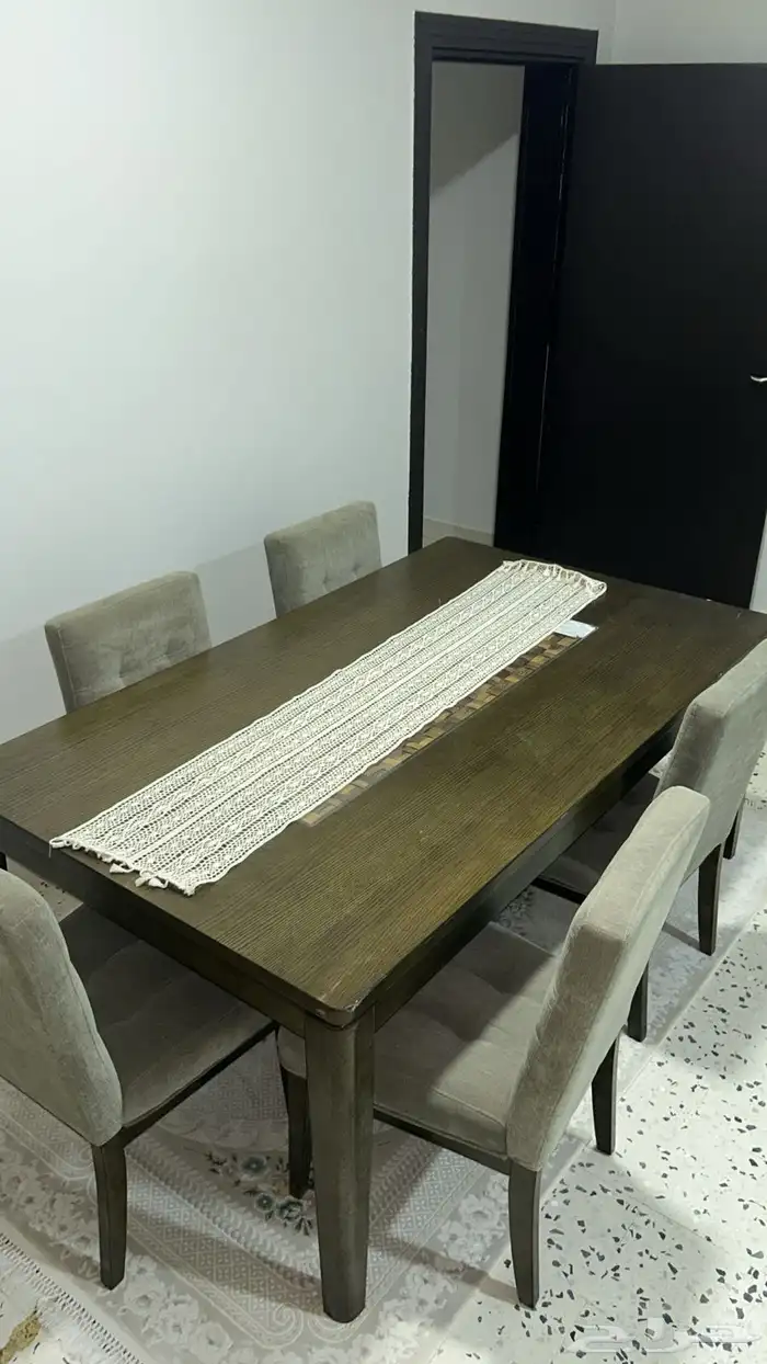 طاولة طعام 0