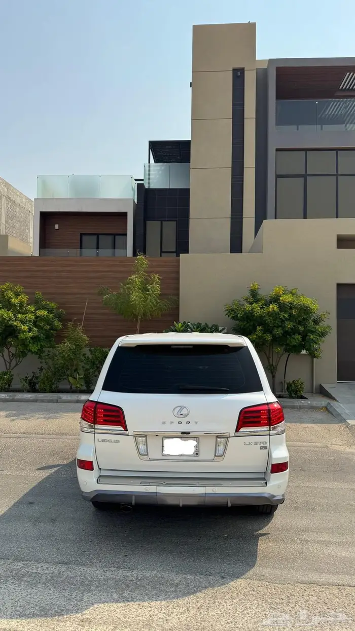 للبيع لكزس LX 570 عبداللطيف جميل 5