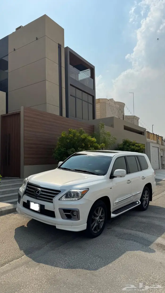 للبيع لكزس LX 570 عبداللطيف جميل 6