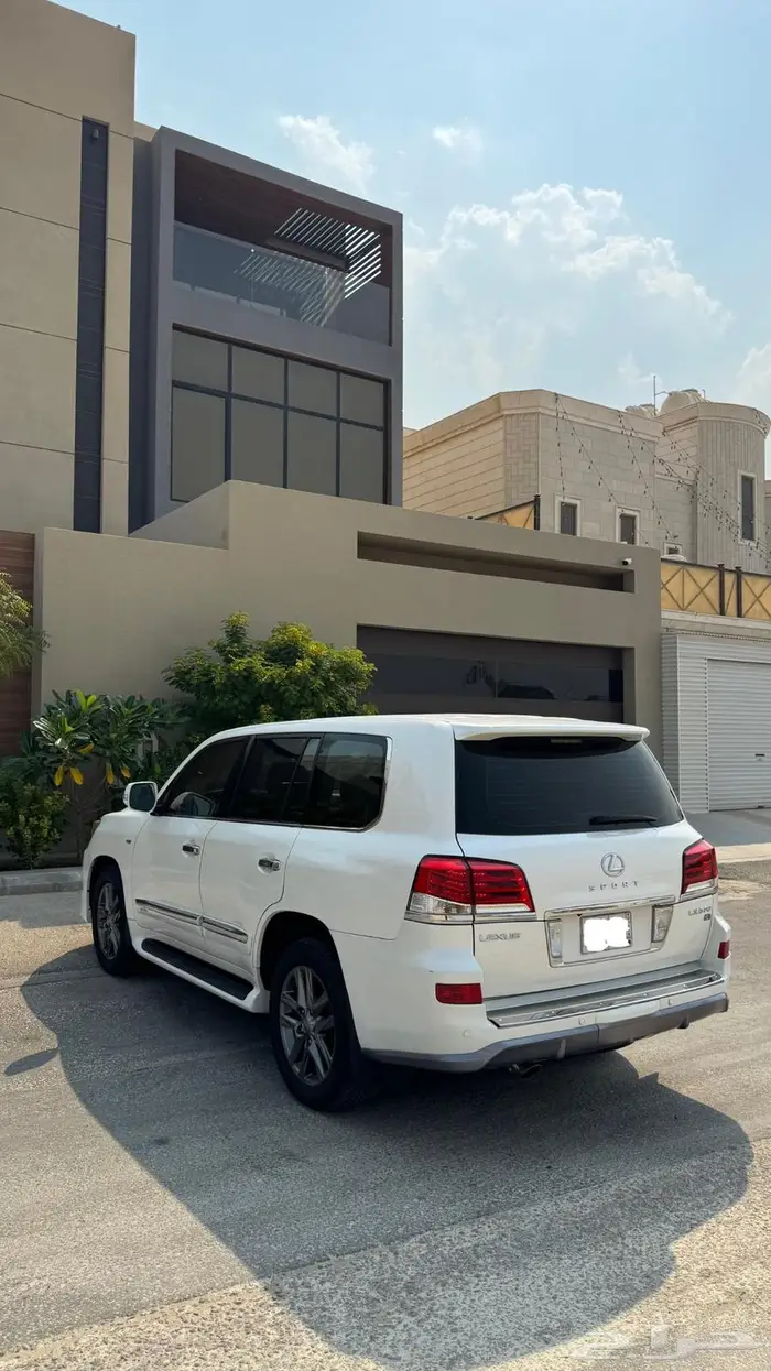 للبيع لكزس LX 570 عبداللطيف جميل 1