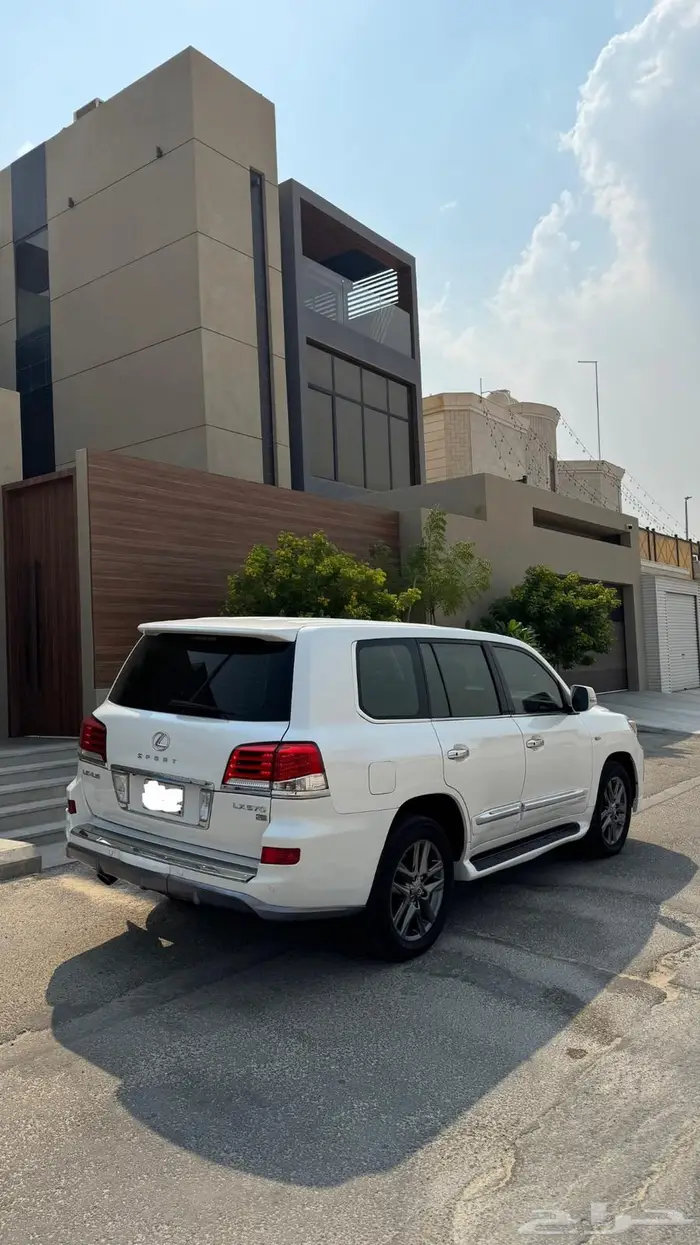 للبيع لكزس LX 570 عبداللطيف جميل 8