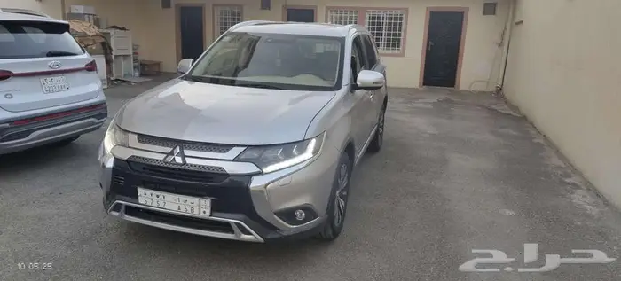 Mitsubishi Outlander 2019  148000 k.m  Silver  FULL OPTION 1