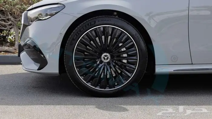 2025 مرسيدس بنز E300 خليجي اصفار مع ضمان الوكيل 44
