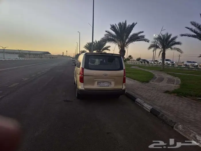 باص هونداي H1 4